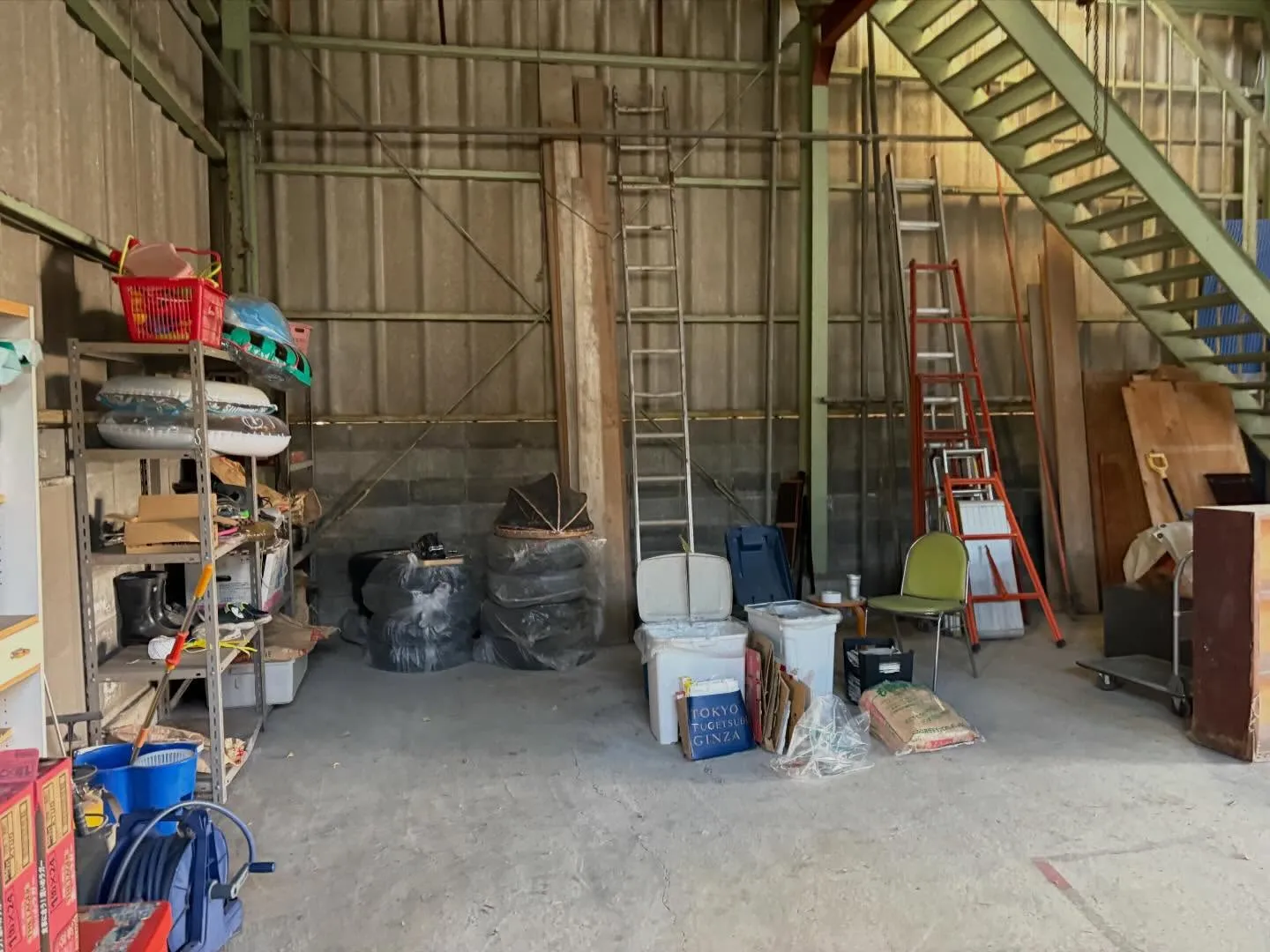 塩釜市のお客様から、家と倉庫の残置物処分のご依頼を承りました...