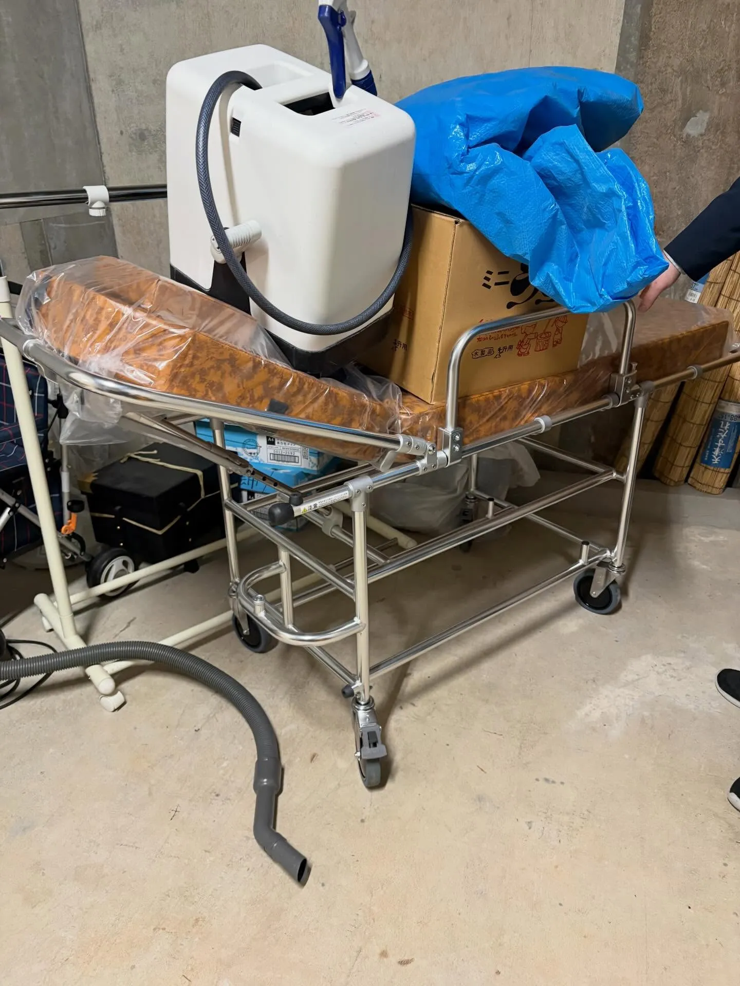 今日は青葉区の老人介護施設からのご依頼で、不用品を回収してま...