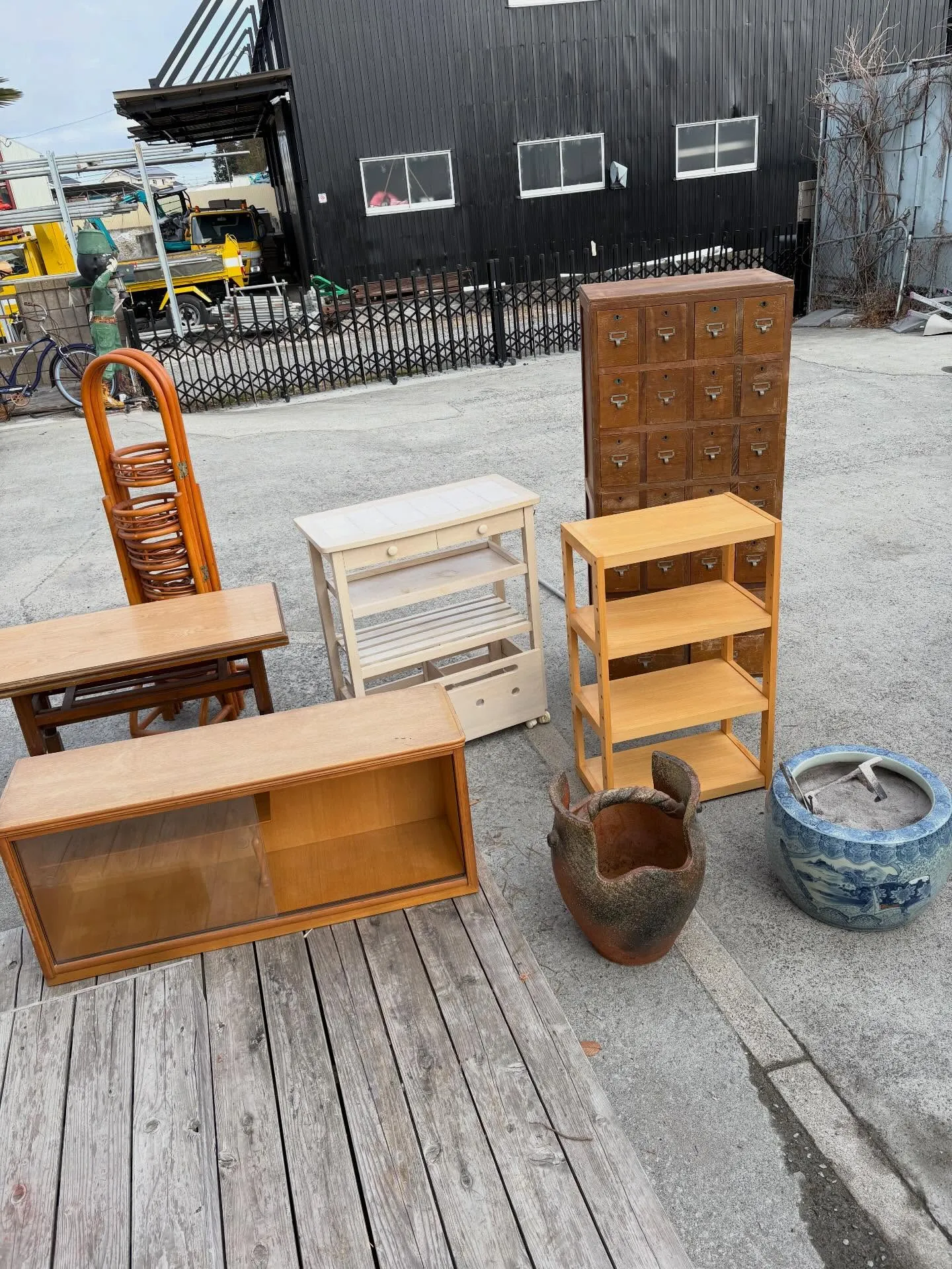 今日は天気が良かったので、回収した物の清掃をしました☀️！明...