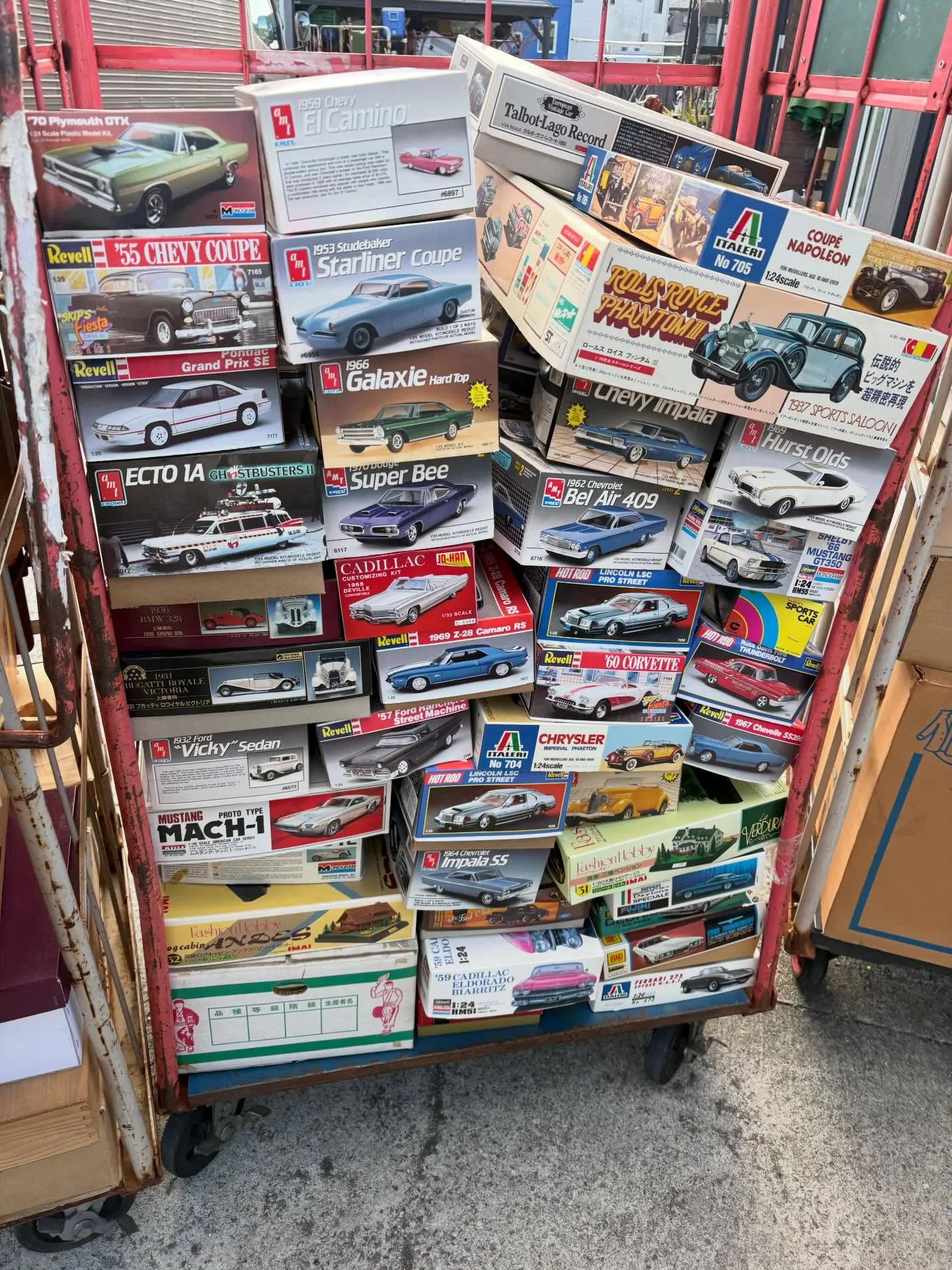 本日は泉区高森にて、生前整理のご依頼をいただきました！👷‍♂...