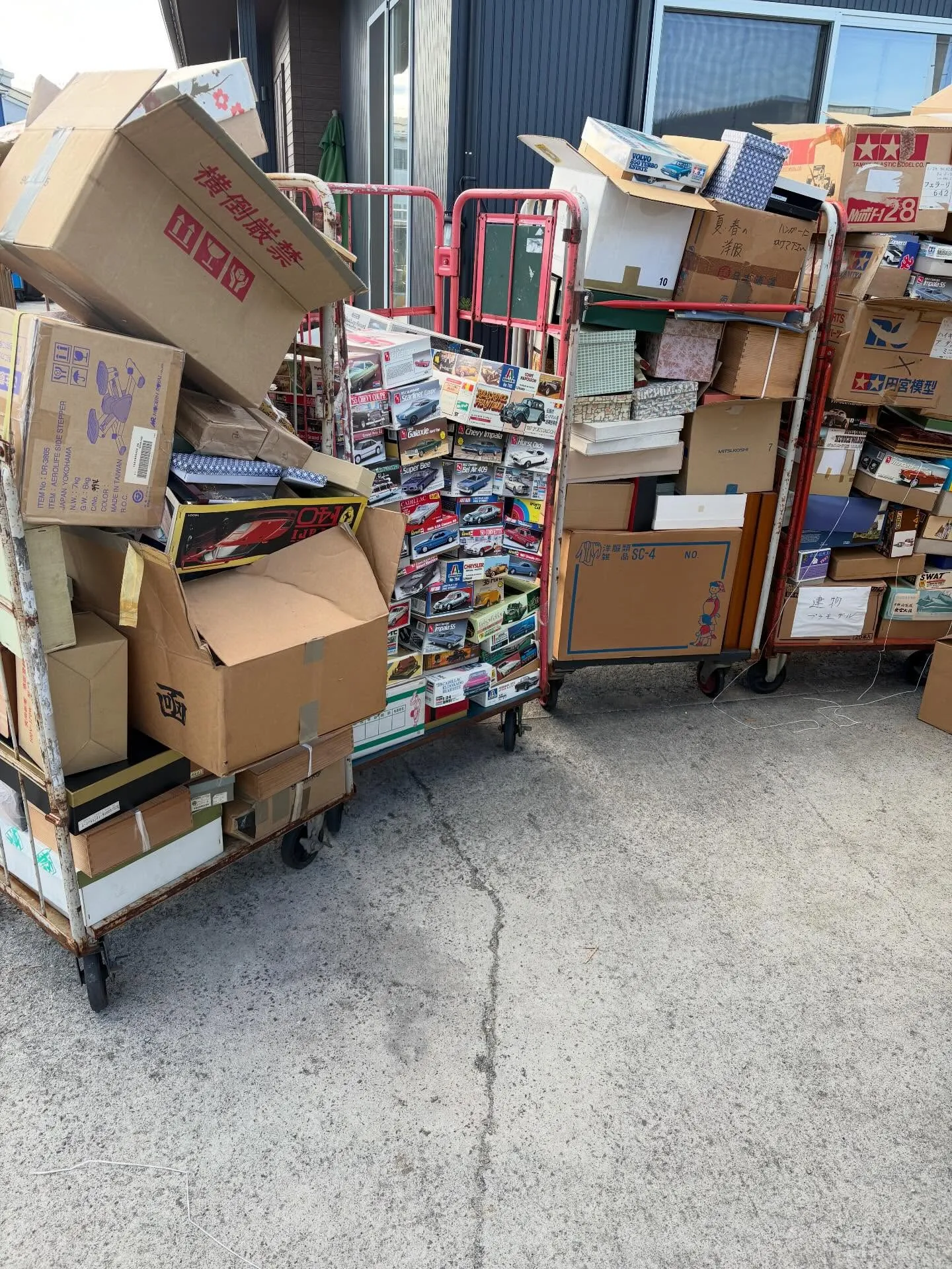 本日は泉区高森にて、生前整理のご依頼をいただきました！👷‍♂...