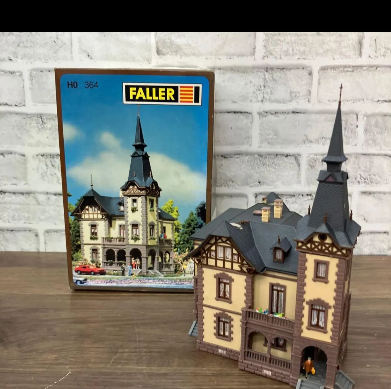 本日は、非常に珍しいコレクションが入荷しました。