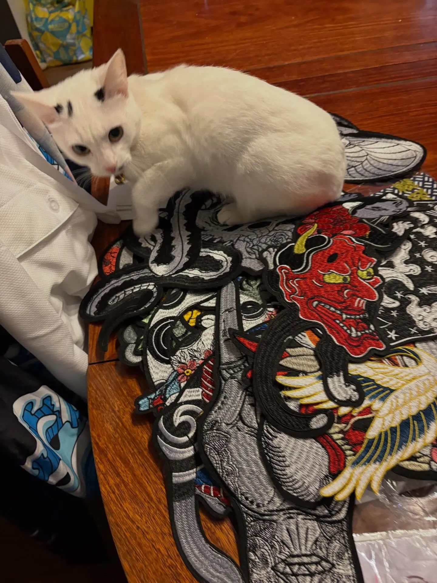 最近、大量の大型ワッペンが入荷したんだけど、ネコのゆきがそれ...