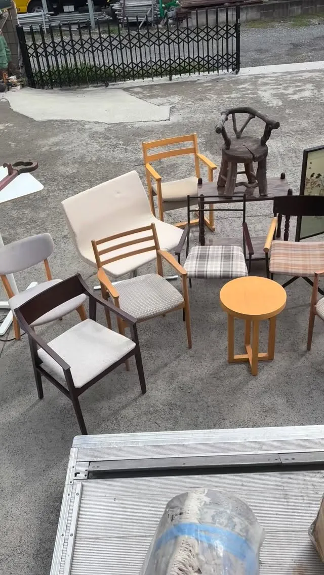 先日北欧のレトロな家具やデッドストックの魅力的なおもちゃを大...