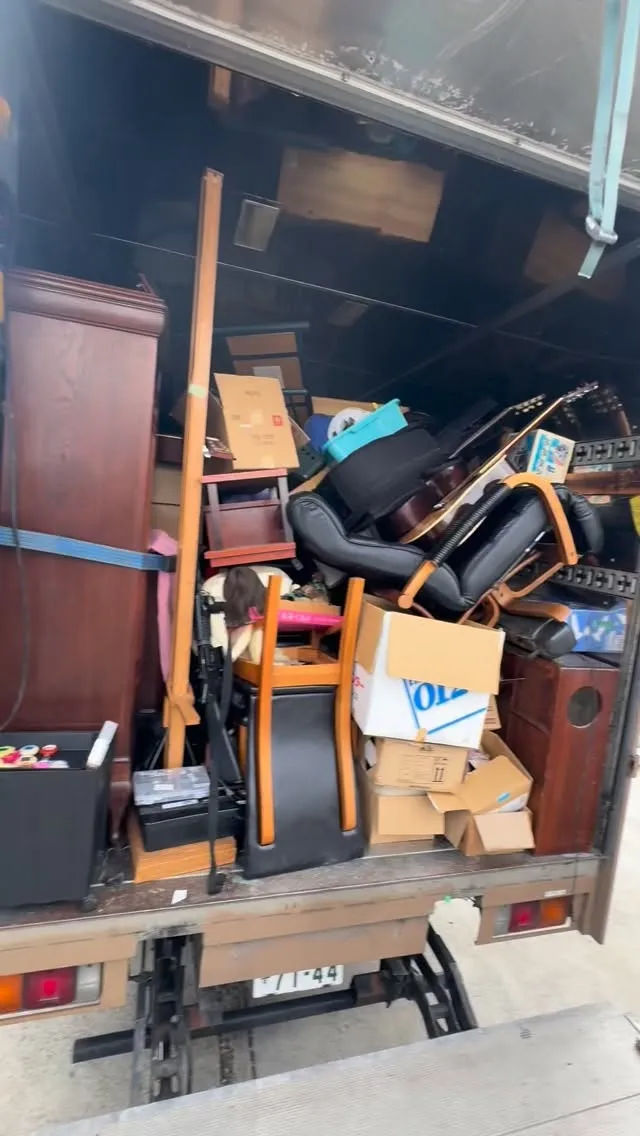 早朝から第1段階荷降ろし作業！