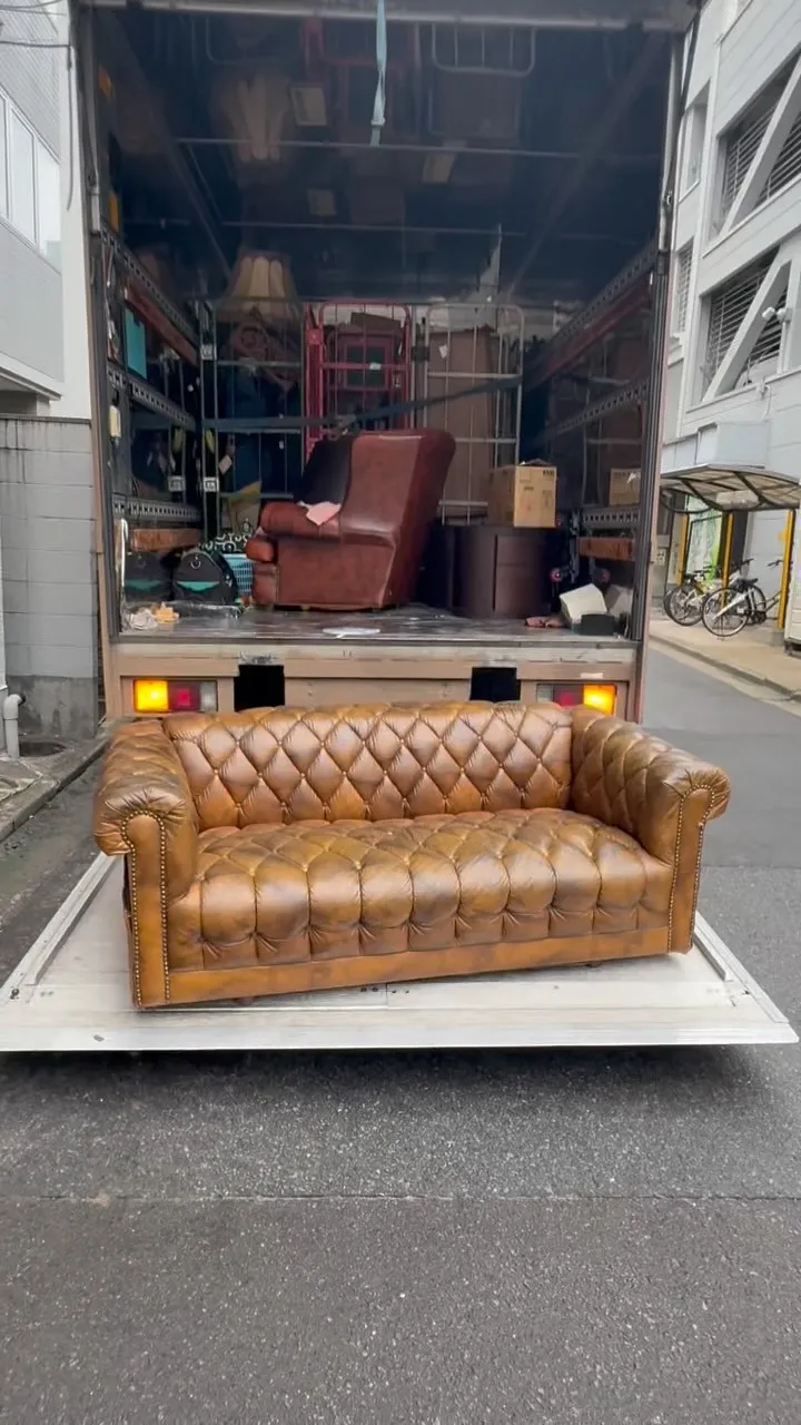 昨日の市場で、結局パンパンになってしまった荷物を朝5時から雨...